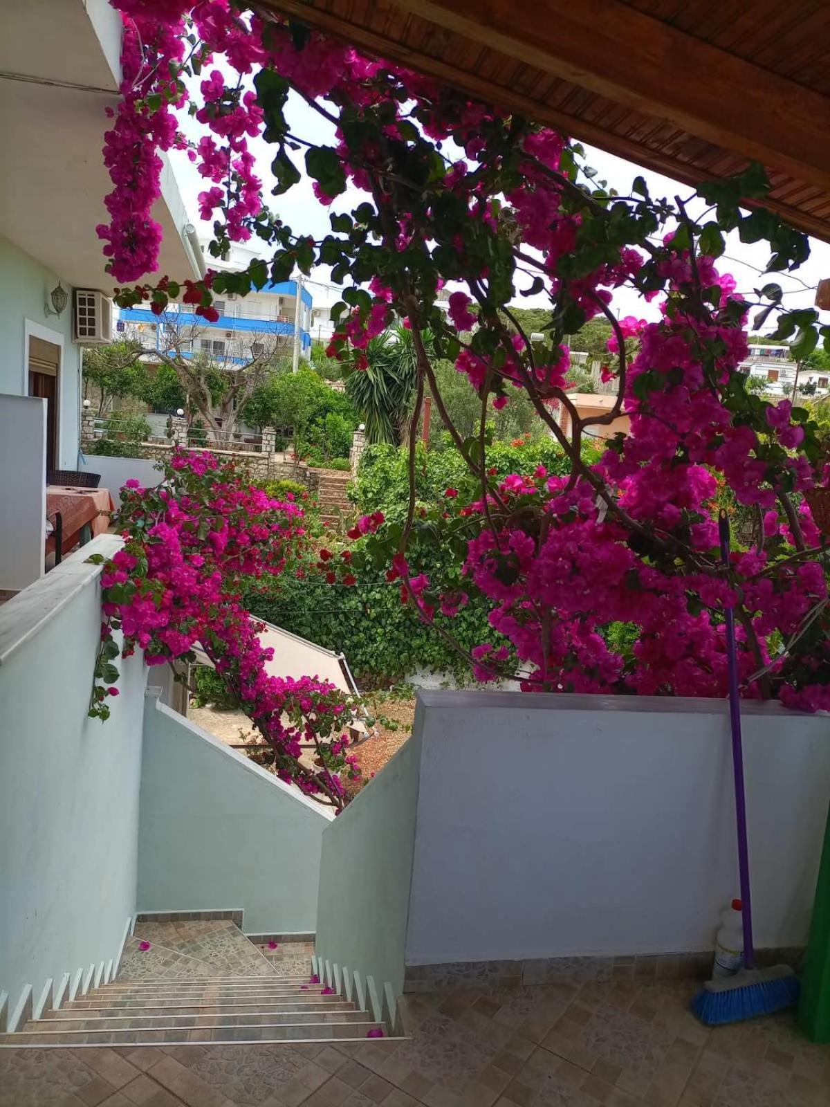 Baci Apartments Ksamil Exterior foto